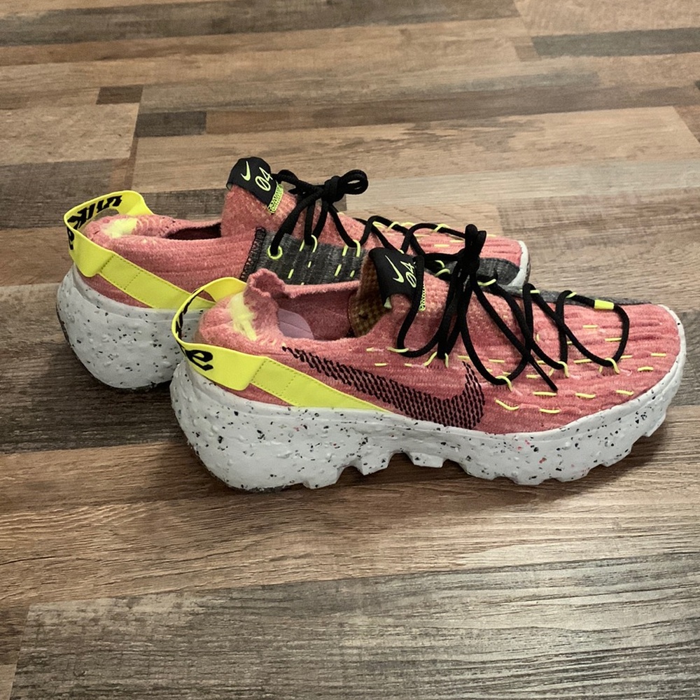 Nike Space Hippie 04